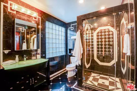 Bath - 4540 Simpson Ave, Valley Village, CA 91607 photo 3 of 6