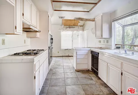 Kitchen - 3061 Klamath Ave, Simi Valley, CA 93063 photo 1 of 4