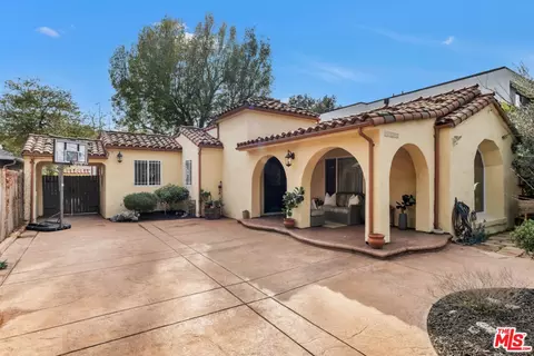 11242 Kling St, Toluca Lake, CA 91602
