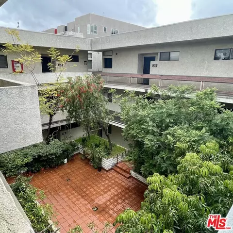 729 S Hobart Blvd #48, Los Angeles, CA 90005