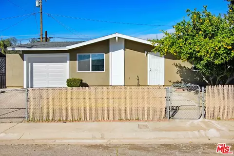 327 Oakhurst Dr, San Jacinto, CA 92583