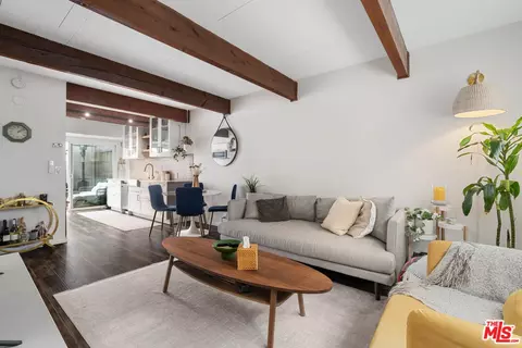 4040 Grand View Blvd #42, Los Angeles, CA 90066