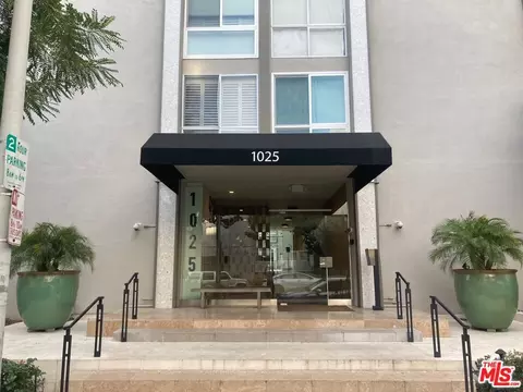 1025 N Kings Rd #217, West Hollywood, CA 90069