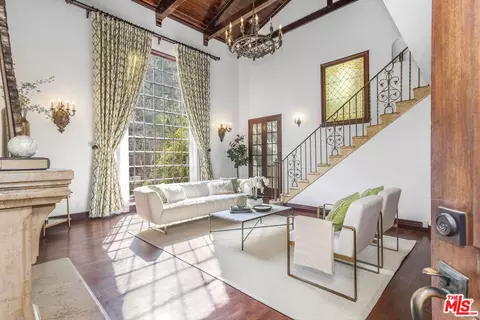 8249 Lookout Mountain Ave, Los Angeles, CA 90046