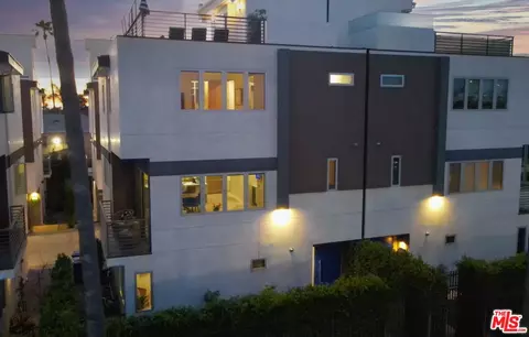 6136 Lexington Ave, Los Angeles, CA 90038