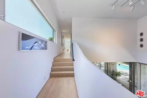 Entry Way - 1342 Appleton Way, Venice, CA 90291 photo 3 of 3