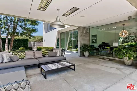 Exterior - 1342 Appleton Way, Venice, CA 90291 photo 4 of 10