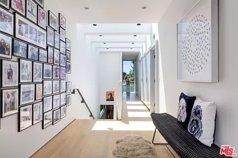 Entry Way - 1342 Appleton Way, Venice, CA 90291 photo 1 of 3