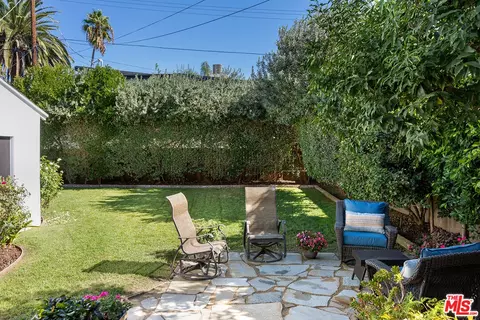 Exterior - 5410 Murietta Ave, Sherman Oaks, CA 91401 photo 4 of 8