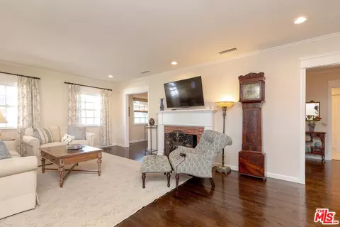 Living - 5410 Murietta Ave, Sherman Oaks, CA 91401 photo 3 of 3