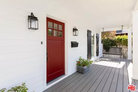Exterior - 5410 Murietta Ave, Sherman Oaks, CA 91401 photo 3 of 8