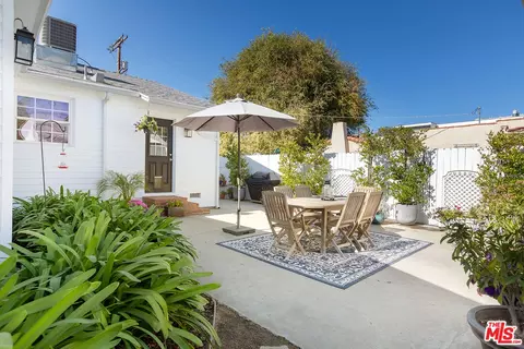 Exterior - 5410 Murietta Ave, Sherman Oaks, CA 91401 photo 7 of 8