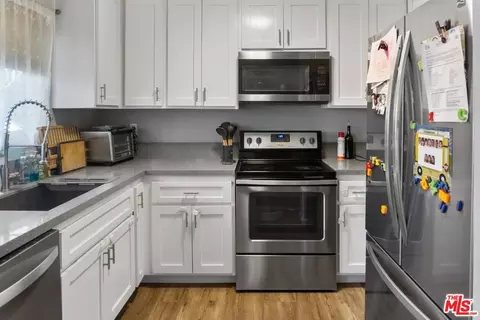 Kitchen - 5530 Ackerfield Ave #103, Long Beach, CA 90805 photo 3 of 3