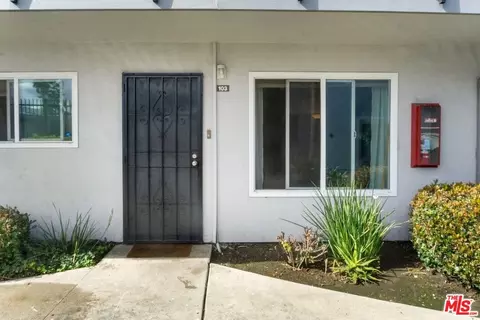 Exterior - 5530 Ackerfield Ave #103, Long Beach, CA 90805 photo 2 of 5