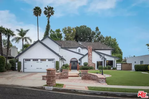 17010 Knapp St, Northridge, CA 91325