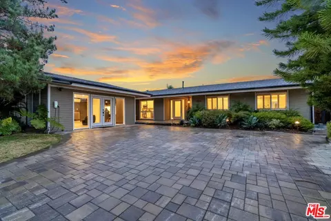 5571 Ostin Ave, Woodland Hills, CA 91367