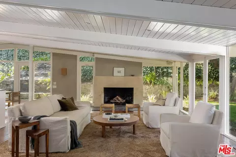 2953 Nichols Canyon Rd, Los Angeles, CA 90046