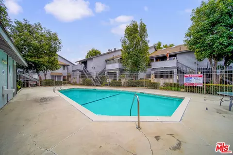 Exterior - 895 W 34th St #E, Long Beach, CA 90806 photo 9 of 14