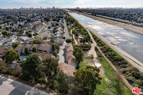 View/Area - 895 W 34th St #E, Long Beach, CA 90806 photo 4 of 9