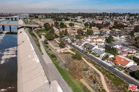 View/Area - 895 W 34th St #E, Long Beach, CA 90806 photo 6 of 9