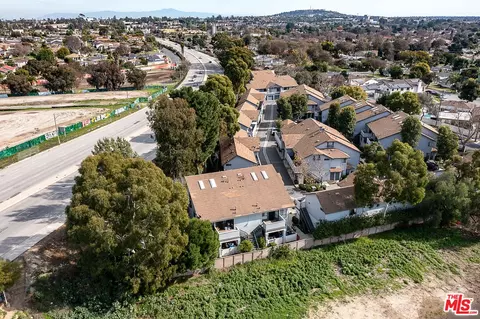 View/Area - 895 W 34th St #E, Long Beach, CA 90806 photo 5 of 9