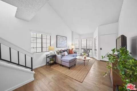 Living - 895 W 34th St #E, Long Beach, CA 90806 photo 8 of 8