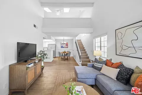 895 W 34th St #E, Long Beach, CA 90806