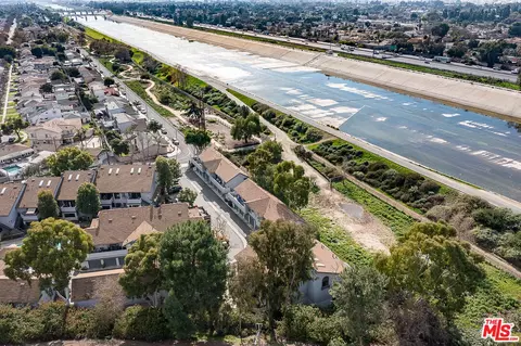 View/Area - 895 W 34th St #E, Long Beach, CA 90806 photo 1 of 9