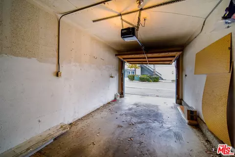 Exterior - 895 W 34th St #E, Long Beach, CA 90806 photo 7 of 14