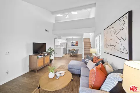 Living - 895 W 34th St #E, Long Beach, CA 90806 photo 3 of 8