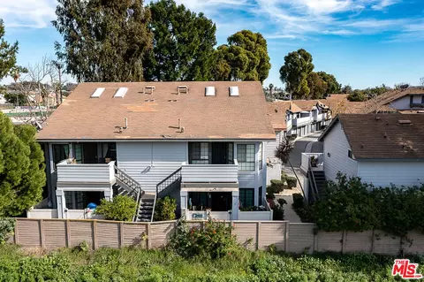 Exterior - 895 W 34th St #E, Long Beach, CA 90806 photo 1 of 14