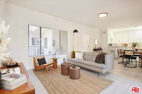 1738 Silver Lake Blvd #204, Los Angeles, CA 90026