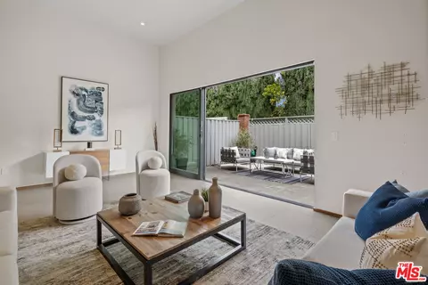 9317 Burton Way #B, Beverly Hills, CA 90210