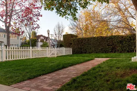 516 S Norton Ave, Los Angeles, CA 90020