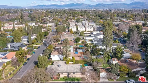 View/Area - 5504 Allott Ave, Sherman Oaks, CA 91401 photo 3 of 4
