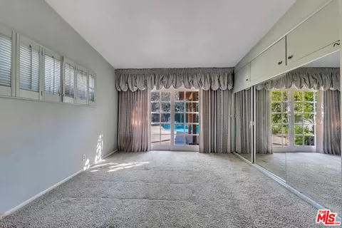 Living - 5504 Allott Ave, Sherman Oaks, CA 91401 photo 4 of 4