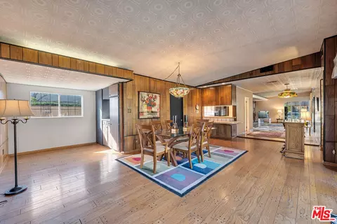 Dining - 5504 Allott Ave, Sherman Oaks, CA 91401 photo 3 of 4