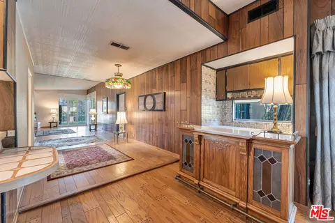 Dining - 5504 Allott Ave, Sherman Oaks, CA 91401 photo 4 of 4