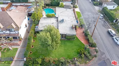 Exterior - 5504 Allott Ave, Sherman Oaks, CA 91401 photo 2 of 13