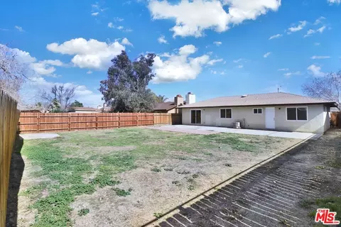 Exterior - 37311 55th St, Palmdale, CA 93552 photo 6 of 8