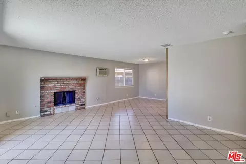 Living - 37311 55th St, Palmdale, CA 93552 photo 2 of 3