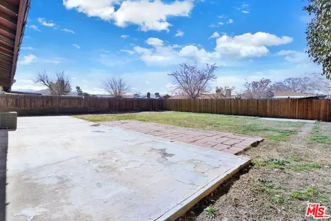 Exterior - 37311 55th St, Palmdale, CA 93552 photo 7 of 8