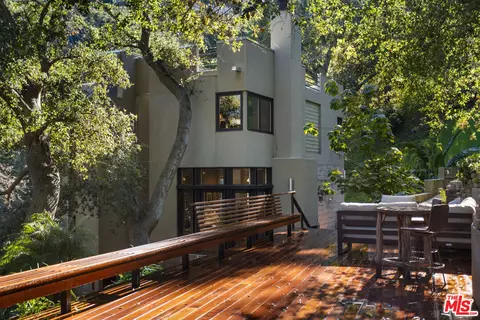 3217 Canon Pl, Topanga, CA 90290