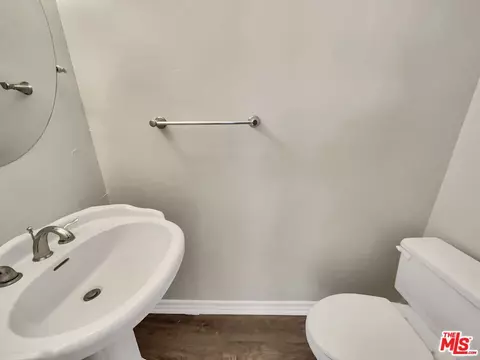 Bath - 2853 E Jackson Ave #D, Anaheim, CA 92806 photo 1 of 3