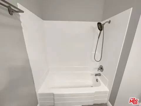 Bath - 2853 E Jackson Ave #D, Anaheim, CA 92806 photo 3 of 3