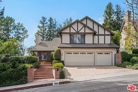 3009 Nicada Dr, Los Angeles, CA 90077