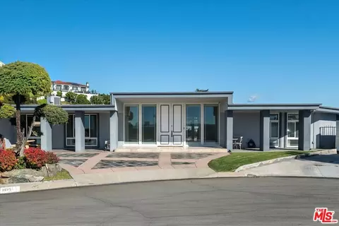 1975 Deermont Rd, Glendale, CA 91207