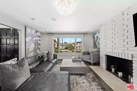 918 21st St #A, Santa Monica, CA 90403