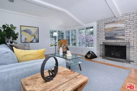 2024 Oak Valley Rd, Glendale, CA 91208