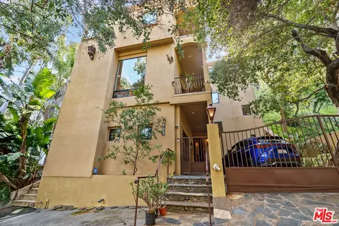 959 N Beverly Gln, Los Angeles, CA 90077